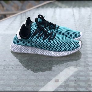 Adidas Deerupt Parley Size: 11